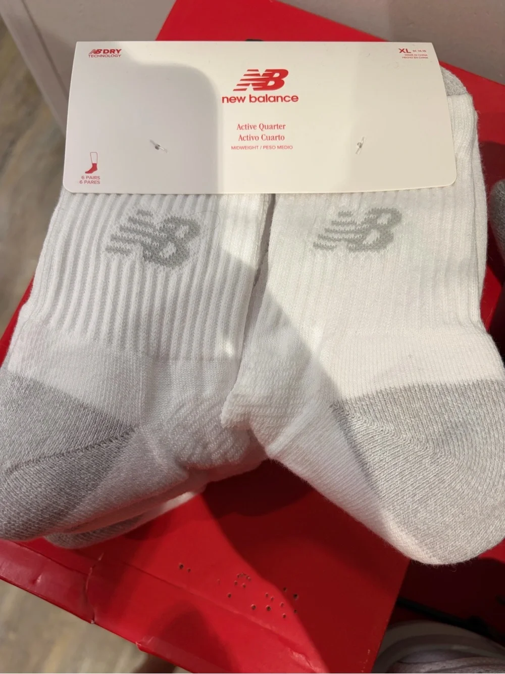New Balance White Athletic active Quarter Socks with Gray Accents 6 pairs new